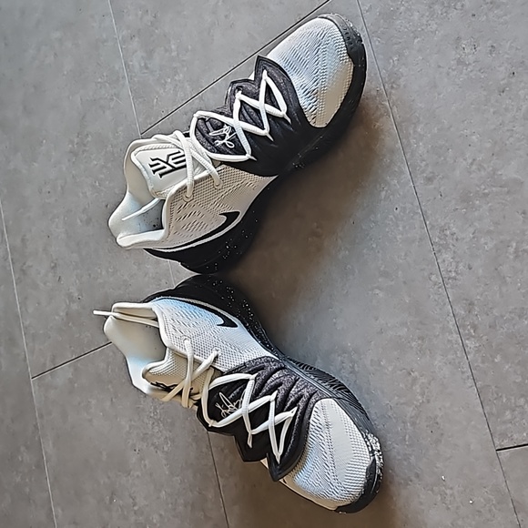 Nike Kyrie 5 Cookies & Creme - 8M - Picture 3 of 8